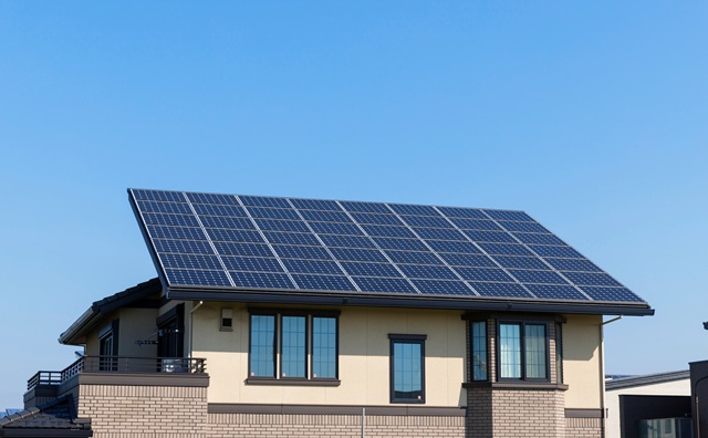太陽光発電の義務化を導入する動きを解説します