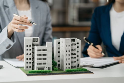 マンションを売るか貸すかを判断する際の注意点を解説します