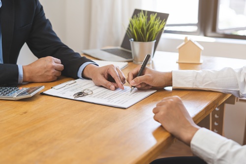 住宅ローンの残債があるマンションを売却する際の注意点を解説します