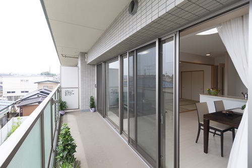 マンションのベランダに物置を設置してもいいのでしょうか