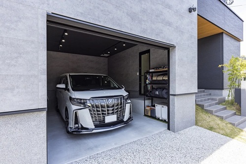 こだわり抜いたビルトインガレージ。大満足の注文住宅（出典:東宝ホーム(株)）