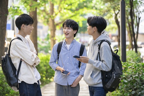 多くの学生さんたちは、学校からどれくらいの距離の場所に住んでいるのでしょうか