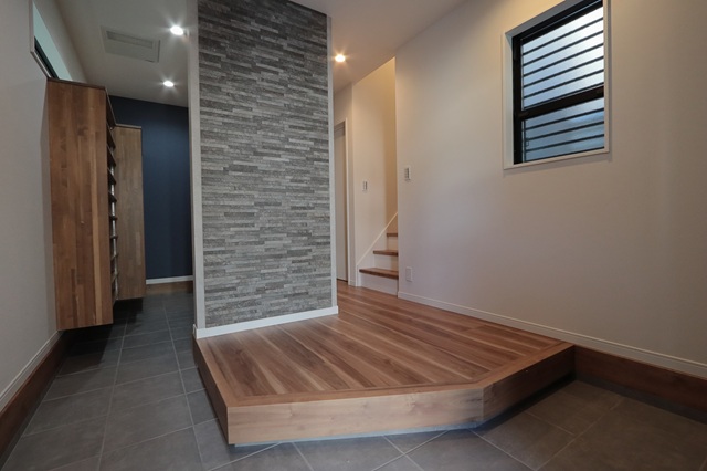 玄関の土間収納はどう使う？収納アイデアとおしゃれで使いやすくするポイントを解説