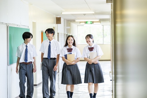 18歳以下で一人暮らしをしている人は？