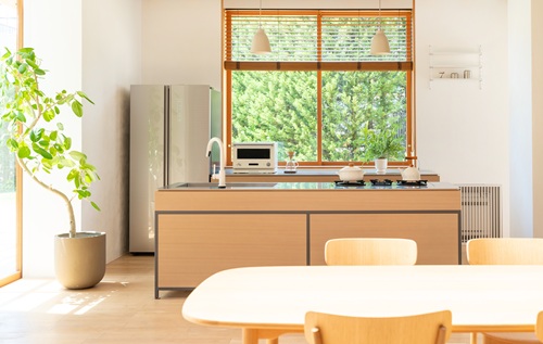 アイランドキッチンとは、四方が通路になっているキッチンのことです