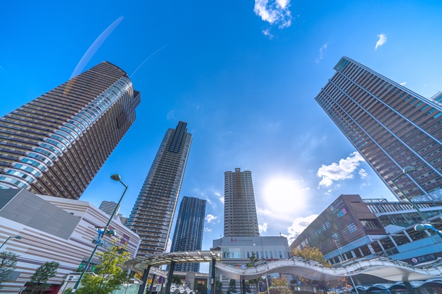 武蔵小杉と聞いてタワーマンション群をイメージする人も多いのではないでしょうか?再開発が進みより暮らしやすく便利なエリアになりました