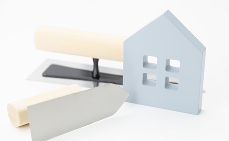 外壁を漆喰にするメリットとデメリットは？かかる費用や実例、後悔しないためのポイント