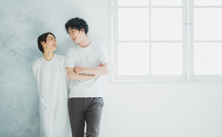 【アンケート】夫婦の寝室は一緒？別々？それぞれのメリット・デメリットも解説