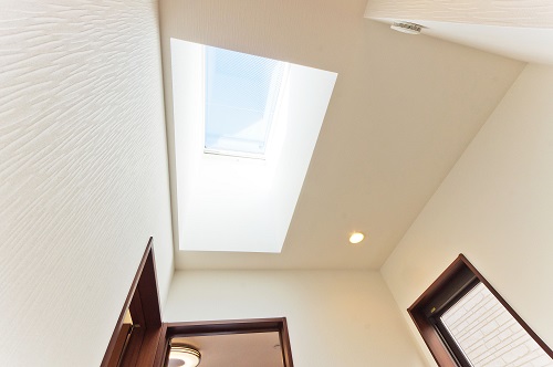 天窓があることで光を採りこみやすくなります