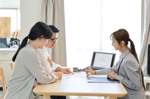 サンルームの設置を検討する際に確認すべきことを解説します