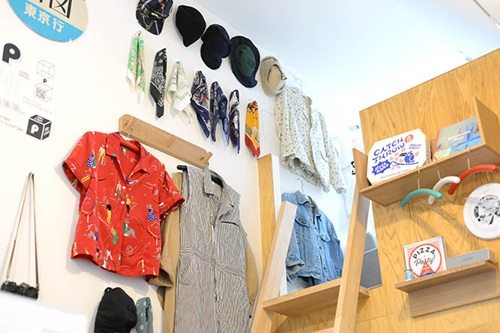 新井リオさんの「色で部屋をデザインした日本の中のミニカナダ」