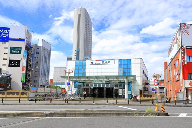名鉄名古屋駅から２駅でJR東海道・中央線や地下鉄名港線も乗り入れている交通利便性の高い駅です