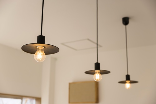 部屋の中の印象を左右する照明はこだわりたいポイントでもあります