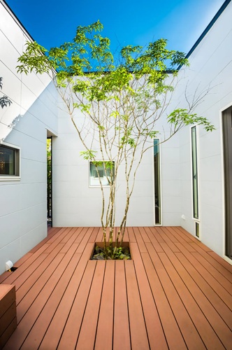 ミニマルデザインとナチュラルモダンが共存する平屋住宅(出典:ディテールホーム 坂井建設(株))