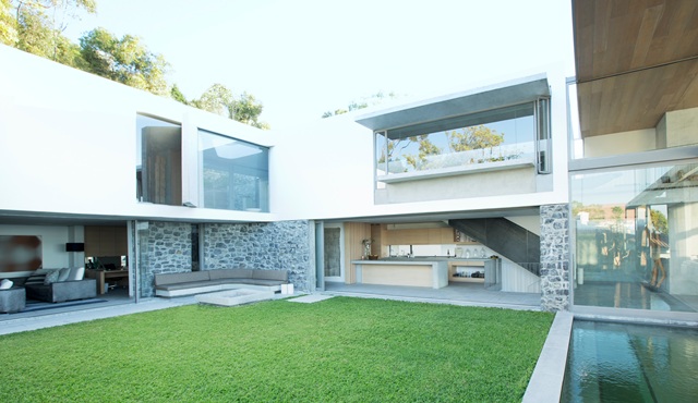 中庭のある家を検討する方にメリットとデメリットや失敗しない事前の対策を解説します