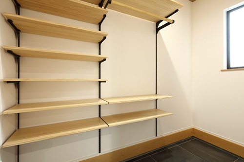玄関の土間収納をもっと使いやすくする工夫を解説します