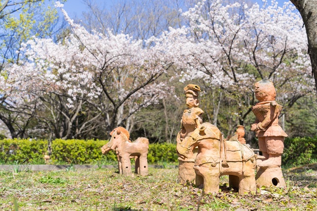 春日井市には、「味美二子山古墳」など史跡が残ります