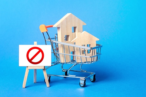 違法建築の建物を所有するとどのようなリスクがあるのでしょうか