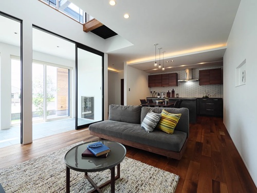 スタイリッシュな外観と高性能なパッシブデザインハウス/出典:(株)あおぞらホーム