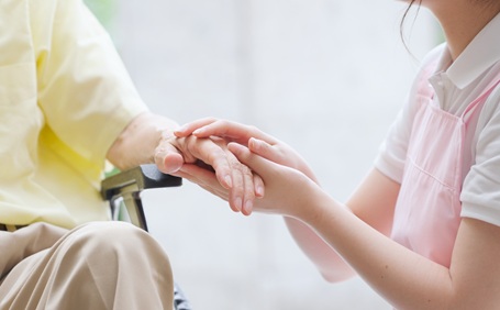 施設に入った親の家はどうする？後悔しない売却判断と方法を徹底解説