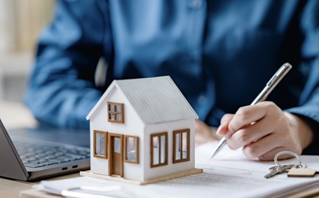 １年以上売れない家の特徴と見直しポイント｜原因別の対処法で早期売却を実現！