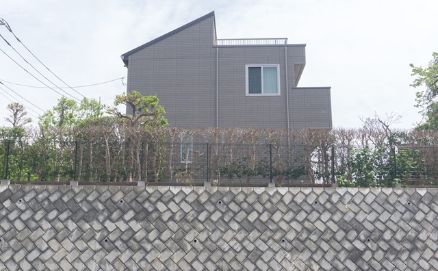 擁壁のある土地を購入する際に事前にチェックすべきポイントを解説します