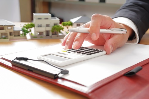 築50年の一戸建てを売却する際の注意点を解説します