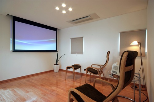 シアタールームを実現するのに必要な設備をご紹介します