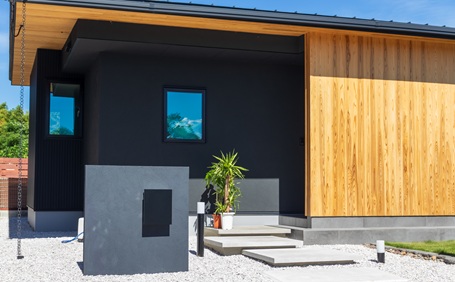 門柱とは？家に必要？メリット・デメリットと建築実例を紹介