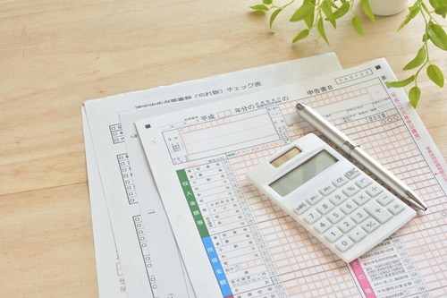 不動産売却では年末調整ではなく確定申告が必要な理由を解説します