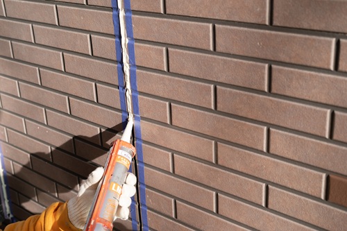 自分でできる雨漏りの応急処置を紹介します