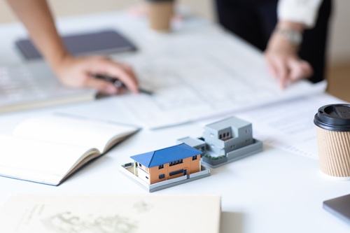 片流れ屋根を採用する時のポイントを解説します