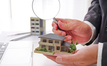 不動産査定の費用はいくら？無料・有料の違いから高く売るコツまで徹底解説