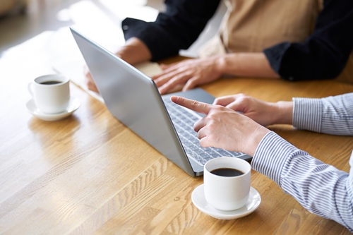 依頼する地元工務店の探し方を解説します