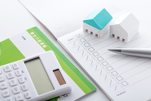 生活保護を受けるには、資産や収入など、いくつかの条件を満たす必要があります