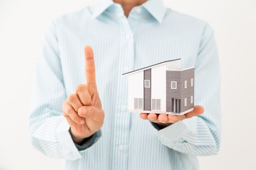 不動産が生活に充てられる資産と判断される場合には、売却を求められることがあります