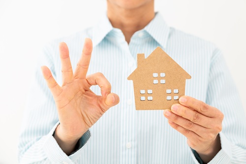 不動産の価値や生活状況によっては、売却せずに住み続けられる可能性もあります