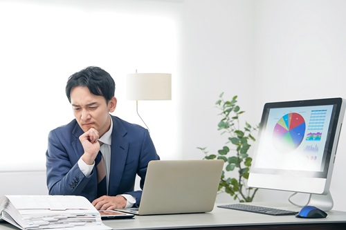 まずはハウスメーカーの担当者が契約を急かす理由を見ていきましょう