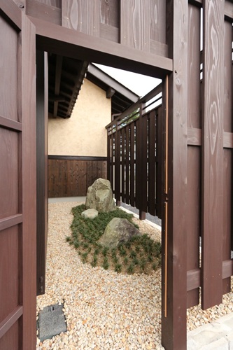 湖畔に佇む家/出典：(株)木屋長工務店湖畔に佇む家/出典：(株)木屋長工務店