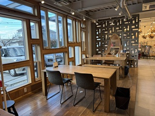 おしゃれで温かみのある店内で住まい探しができます