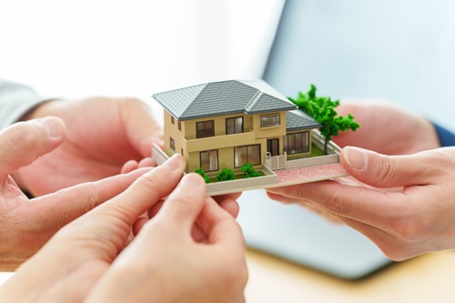 ハウスメーカーに土地を売る注意点を解説します