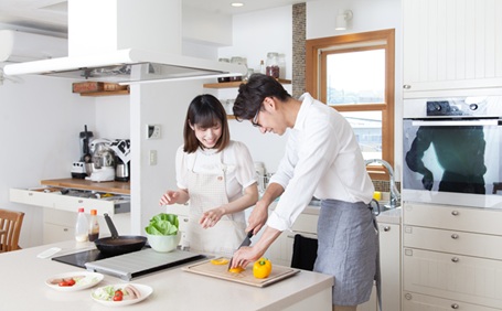 システムキッチンとは？メリット・デメリットや種類、自分に合ったキッチンの選び方を解説