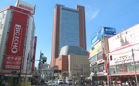 三軒茶屋の住みやすさを徹底解説！トレンドとレトロが融合する、著名人も多く住む街