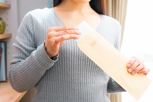 大学生が一人暮らしを始める際はさまざまな手続きが必要です