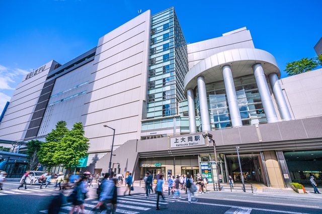 商業施設や飲食店も充実しているため駅周辺で完結できます