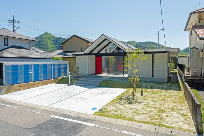 アットホーム】【新鵜沼駅】ミッドセンチュリーな平屋モデル