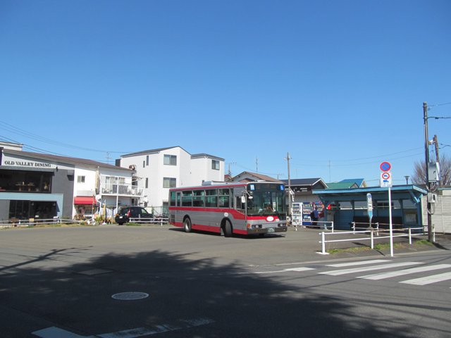 砧本村バス停（駒澤大学玉川キャンパス）