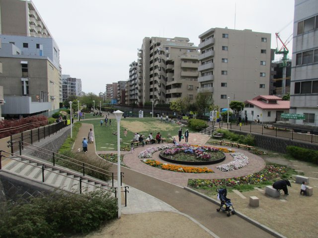 大橫川親水公園（千葉工業大学東京スカイツリータウンキャンパス）