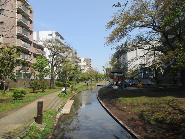 大横川親水公園（千葉工業大学東京スカイツリータウンキャンパス）