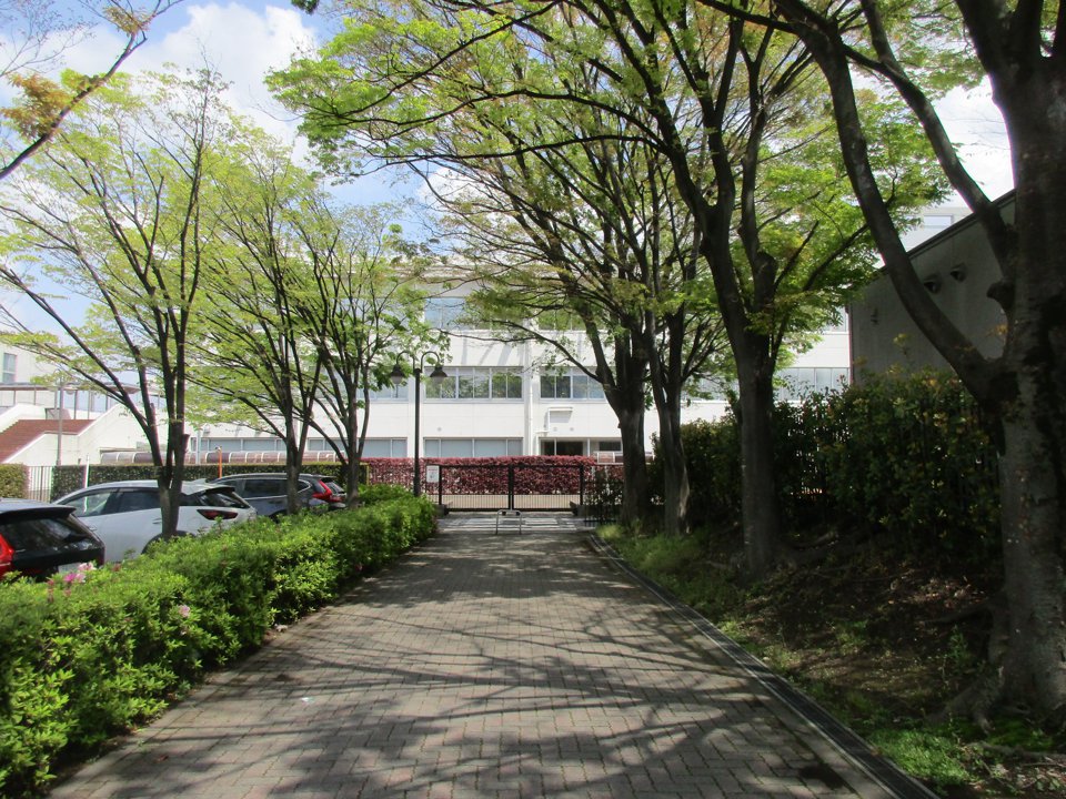 キャンパス入口（東洋大学朝霞キャンパス）